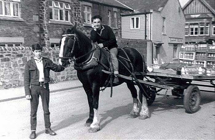 Stile Inn - side street